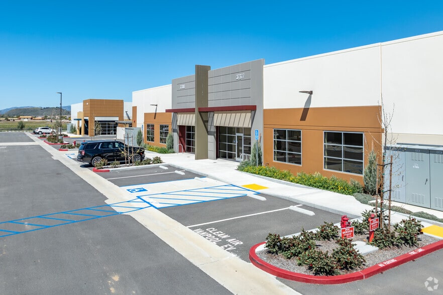 More Photos Of 37373 Industry Way, Murrieta Unknown For Lease