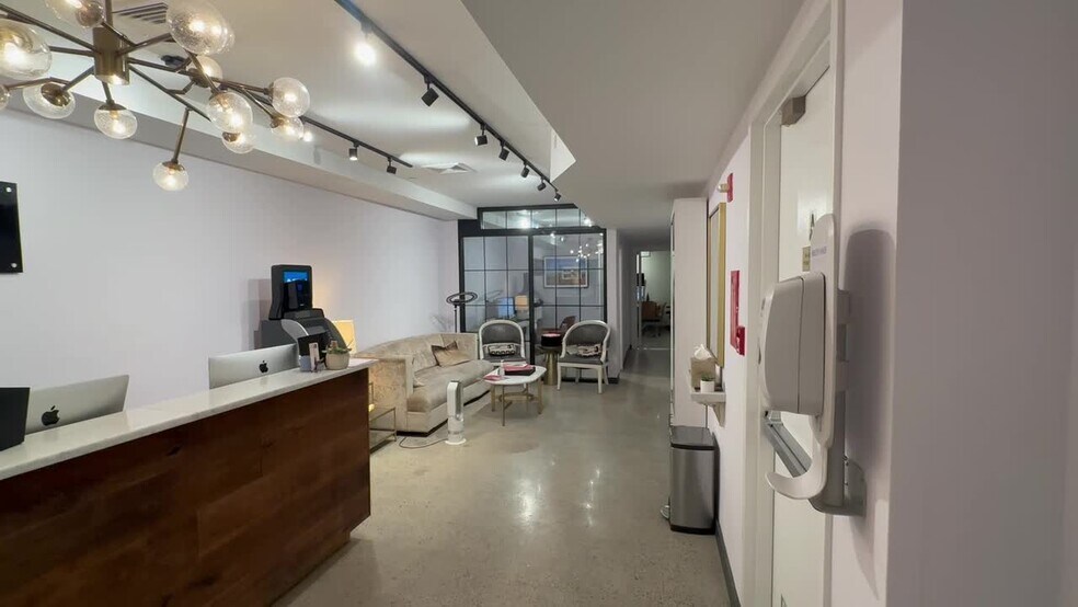 Primary Photo Of 521 Madison Ave, New York Medical For Lease