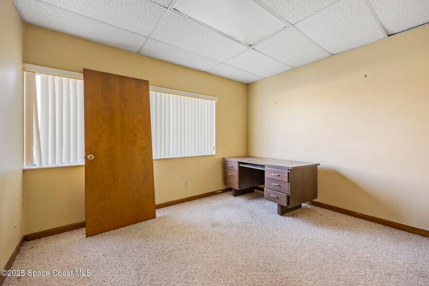 More Photos Of 700 N Wickham Rd, Melbourne Office For Lease