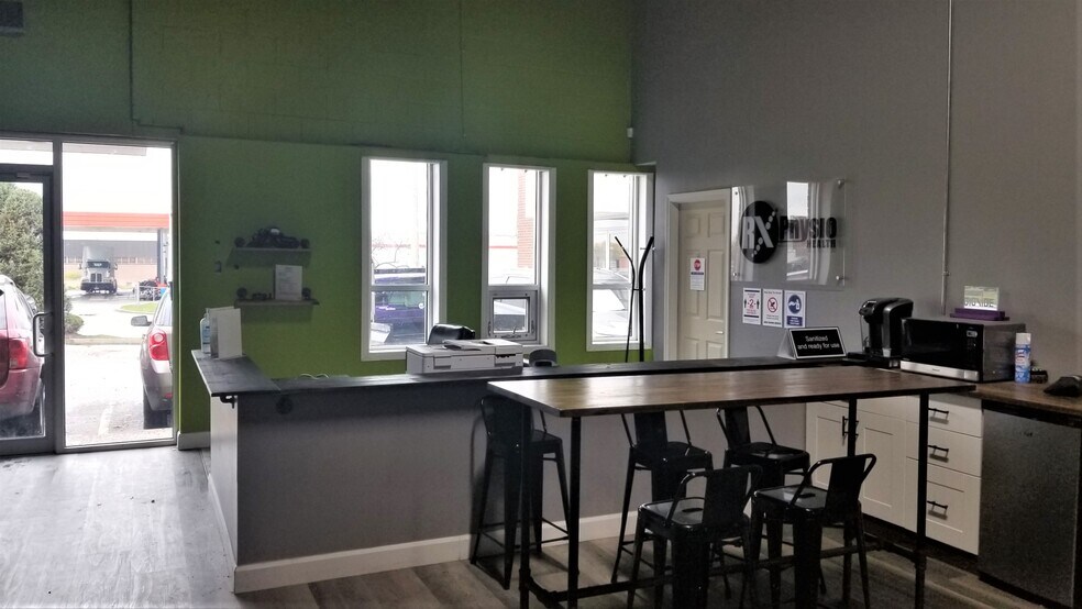 More Photos Of 1380 Hopkins St, Whitby Showroom For Lease