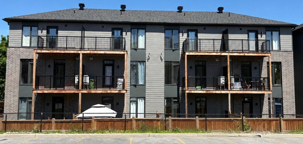 More Photos Of 1258-1260 Marenger St, Orleans Apartments For Sale