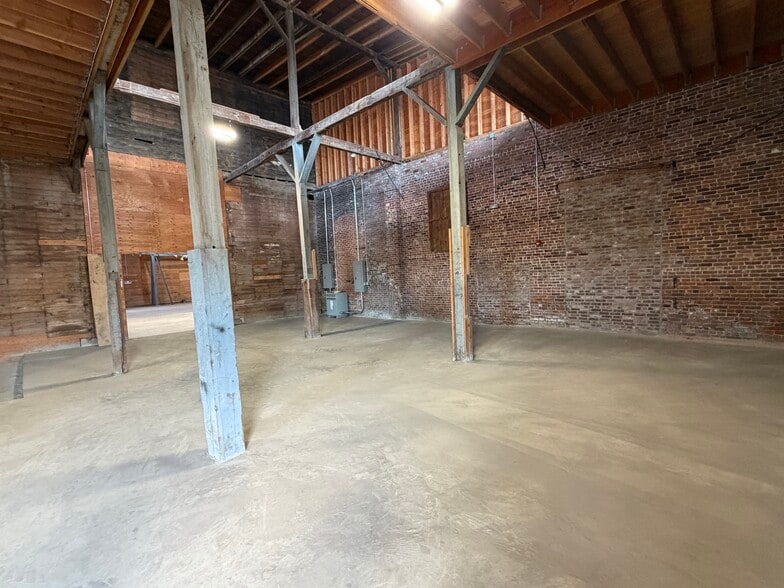 More Photos Of 88 Howard Ave, Bridgeport Warehouse For Lease
