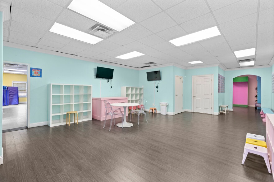 More Photos Of 3980 Shallowford Rd, Marietta Office For Sale