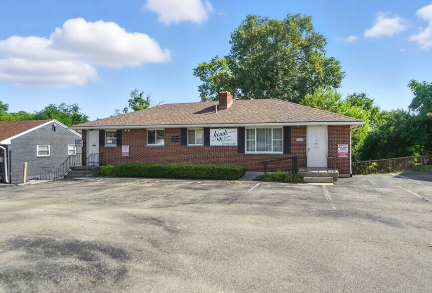 More Photos Of 5402-5404 N Main St, Dayton Office For Sale