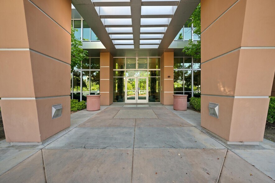 More Photos Of 28212 Kelly Johnson Pky, Valencia Medical For Lease