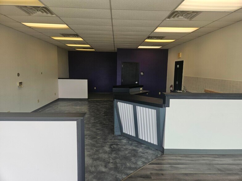 More Photos Of 120-180 S Western Ave, Juneau Unknown For Lease