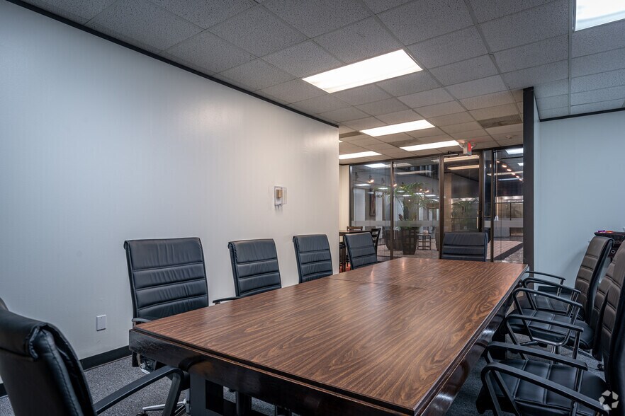 More Photos Of 8203 Willow Place Dr S, Houston Office For Lease