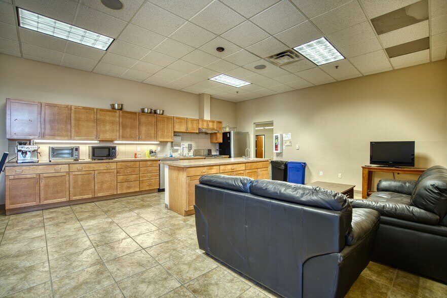 More Photos Of 1399 Horizon Ave, Lafayette Research And Development For Sale