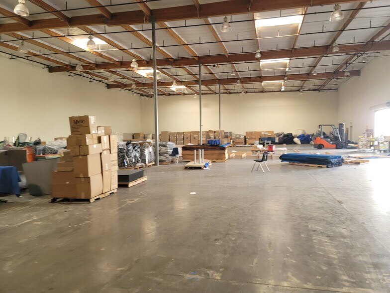 More Photos Of 2905 E Philadelphia St, Ontario Warehouse For Lease