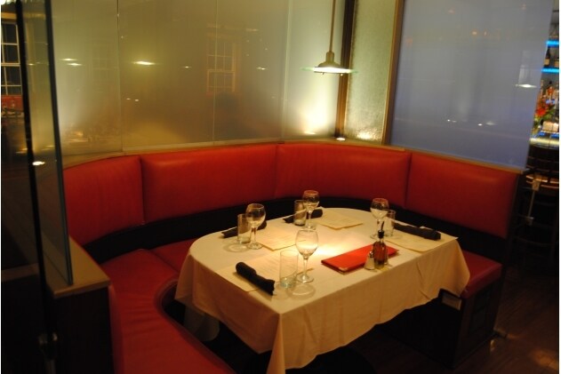 More Photos Of 15 Franklin St, Lenox Restaurant For Lease