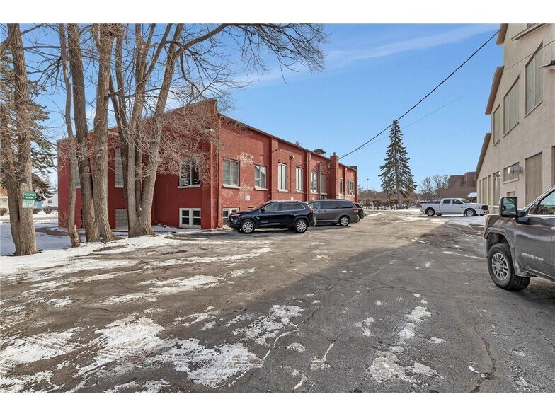 More Photos Of 437 33rd Ave N, Saint Cloud Office For Sale