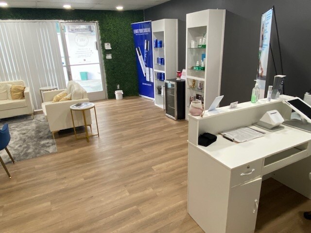 More Photos Of 5995-5997 Brockton Ave, Riverside Medical For Sale