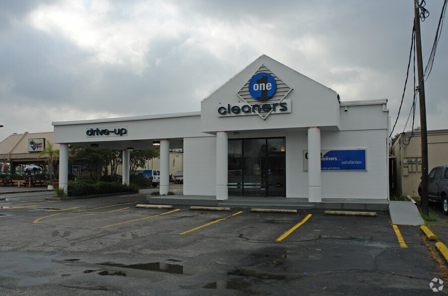 More Photos Of 5038 W Esplanade Ave, Metairie General Retail For Sale