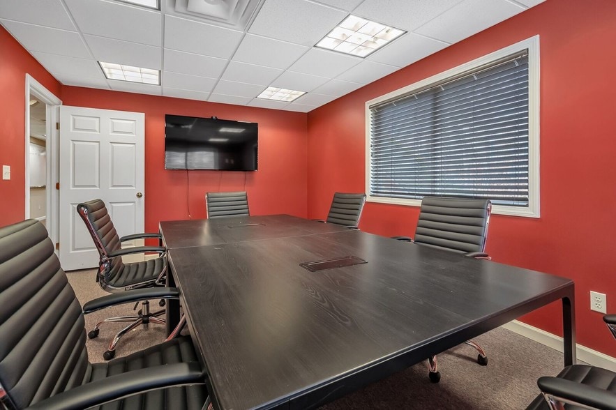 More Photos Of 8 Route 80, Killingworth Warehouse For Lease