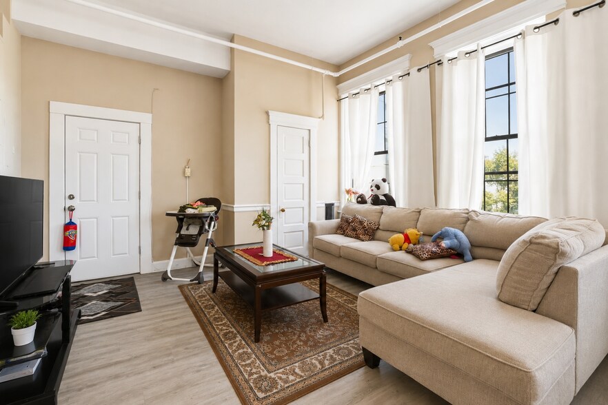 More Photos Of 35 Union St, New London Apartments For Sale