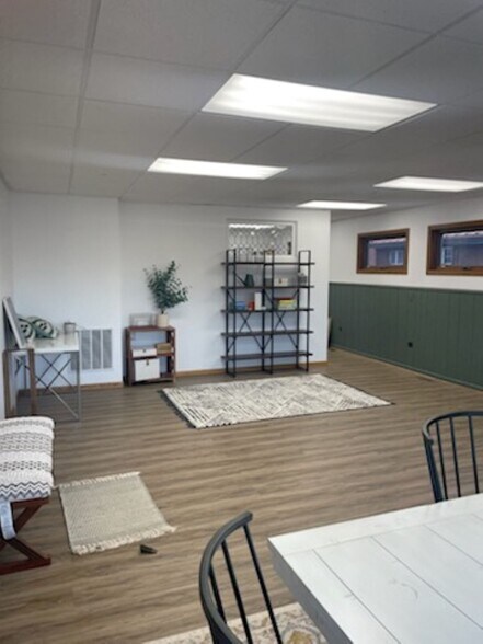 More Photos Of 407 N Front St, Spooner Office For Sale