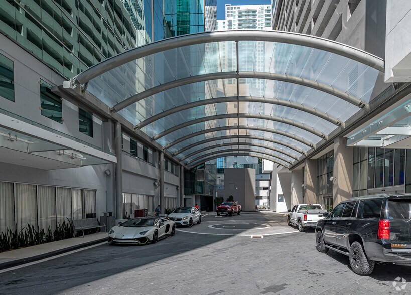 More Photos Of 1101 Brickell Ave, Miami Unknown For Lease