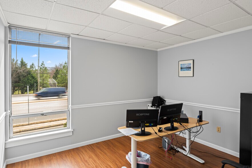 More Photos Of 7210 Old Keene Mill Rd, Springfield Medical For Lease