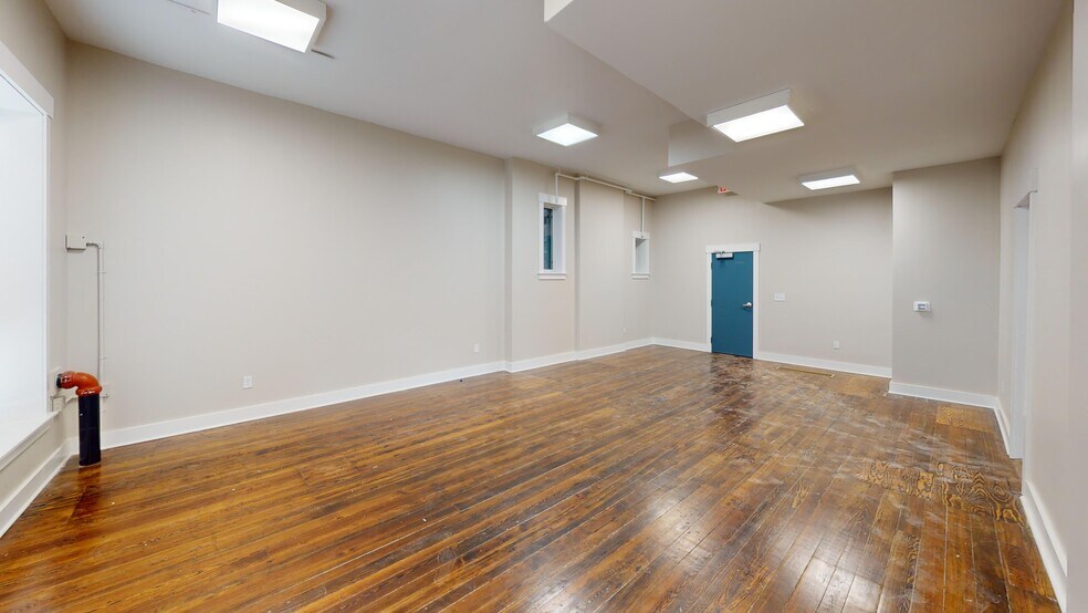 More Photos Of 1816 Vine St, Cincinnati Storefront For Lease