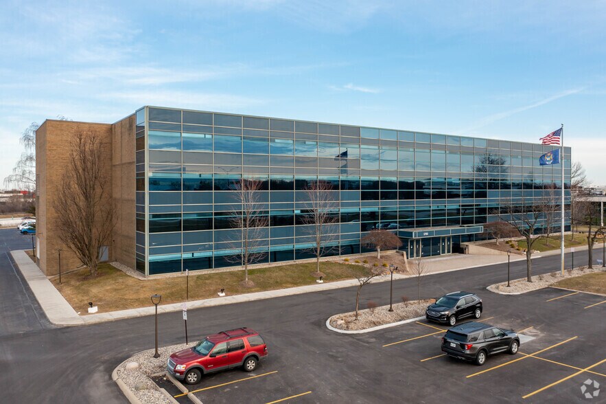 More Photos Of 5700 Crooks Rd, Troy Office For Lease