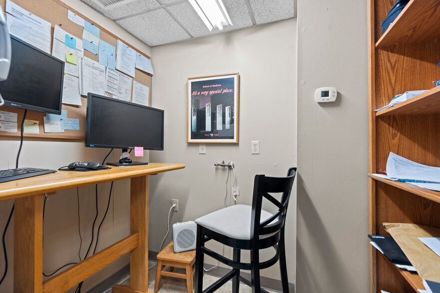 More Photos Of 1481 Chapel St, New Haven Office For Sale