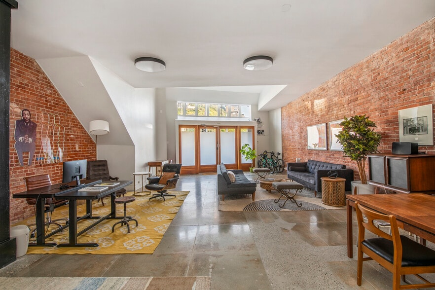 More Photos Of 179-181 Culver Blvd, Playa Del Rey Office Residential For Sale