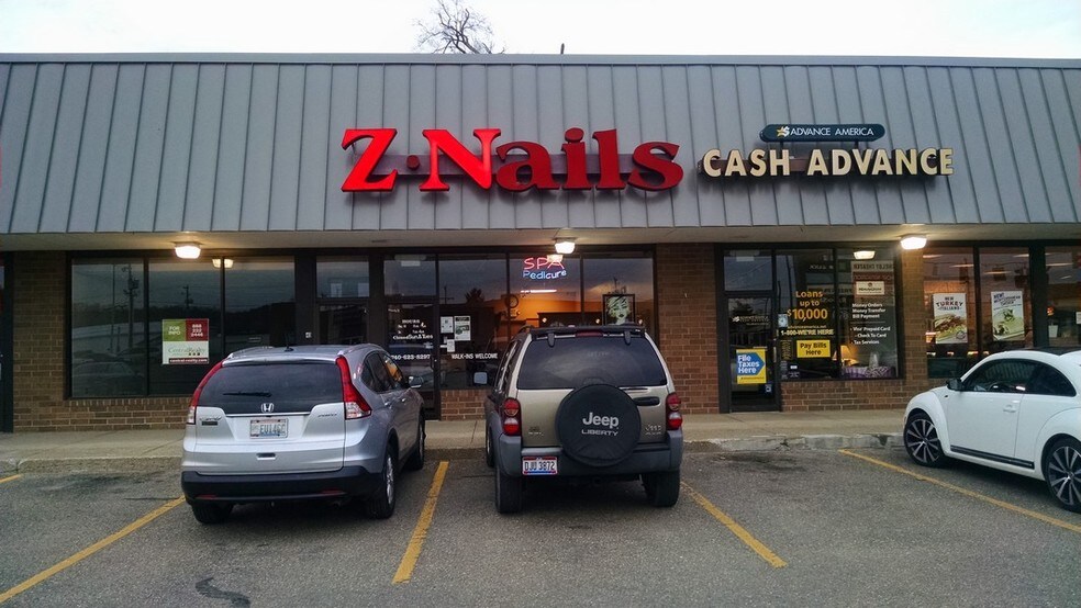 More Photos Of 300-499 Downtowner Plz, Coshocton General Retail For Sale