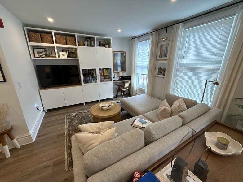 More Photos Of 122 State St, Harrisburg Apartments For Sale