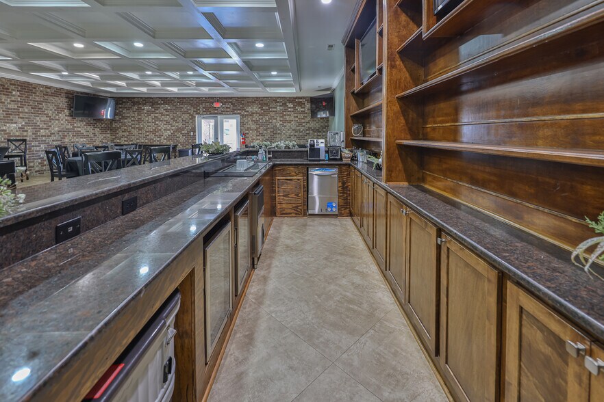 More Photos Of 115 Neal St, Martin General Retail For Sale