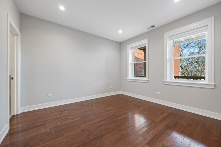 More Photos Of 1710 W Lunt Ave, Chicago Apartments For Sale