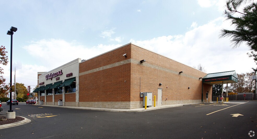 More Photos Of 20 W Kings Hwy, Mount Ephraim Drugstore For Lease