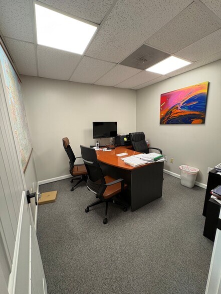 More Photos Of 1224 Executive Blvd, Chesapeake Showroom For Sale