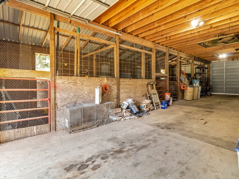 More Photos Of 750 N US Highway 287, Palestine Multifamily For Sale