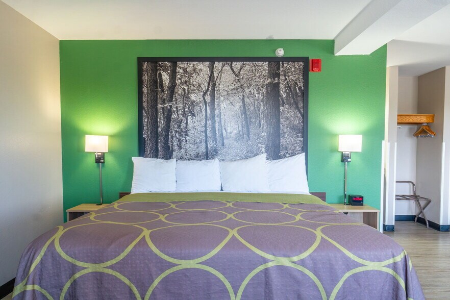 More Photos Of 2530 Singing Hills Blvd, Sioux City Hotel For Sale