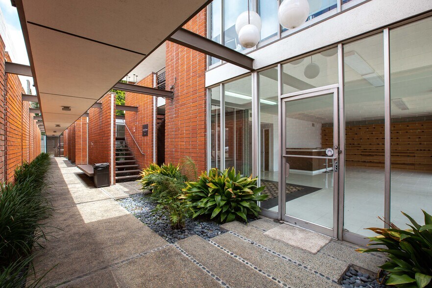 More Photos Of 1728 S La Cienega Blvd, Los Angeles Loft Creative Space For Lease