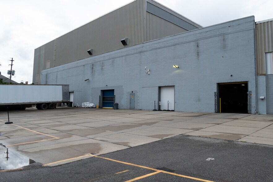 More Photos Of 20001 Euclid Ave, Euclid Warehouse For Lease
