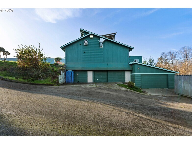 More Photos Of 1200 Newmark Ave, Coos Bay Medical For Sale
