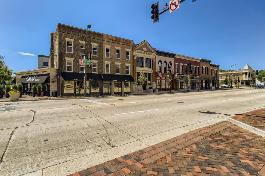 More Photos Of 312 W Main St, St Charles Restaurant For Lease