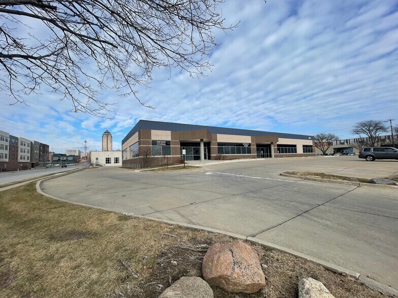 More Photos Of 400 SW 8th St, Des Moines Medical For Lease
