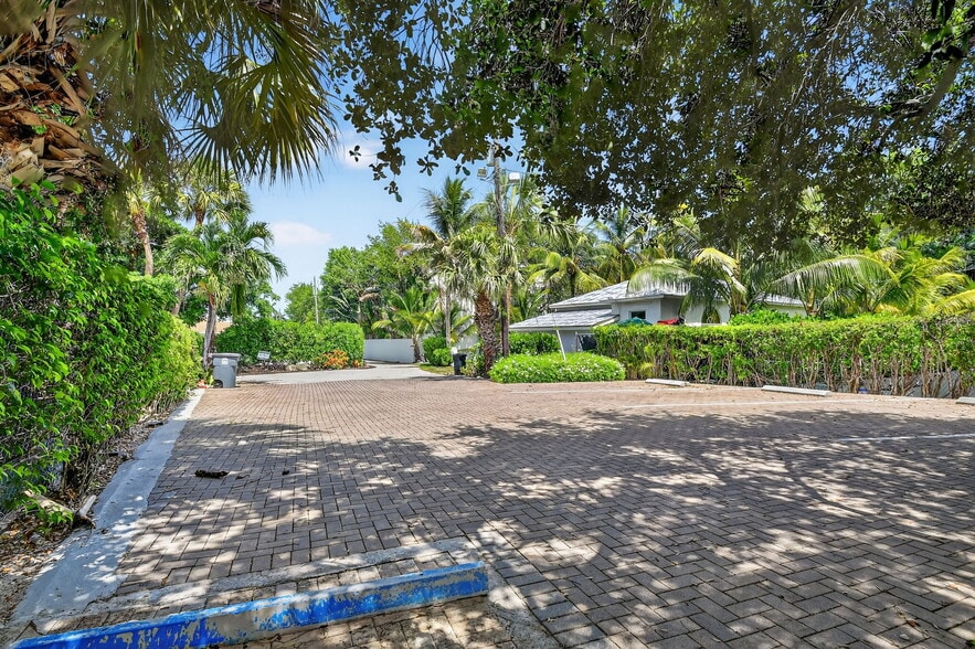 More Photos Of 3705 N Federal Hwy, Delray Beach Medical For Sale