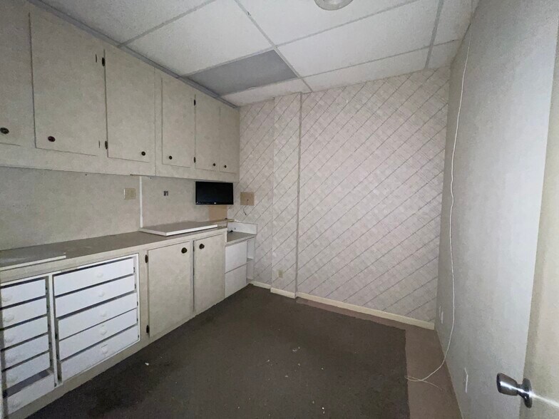 More Photos Of 5200 N Federal Hwy, Fort Lauderdale Unknown For Lease