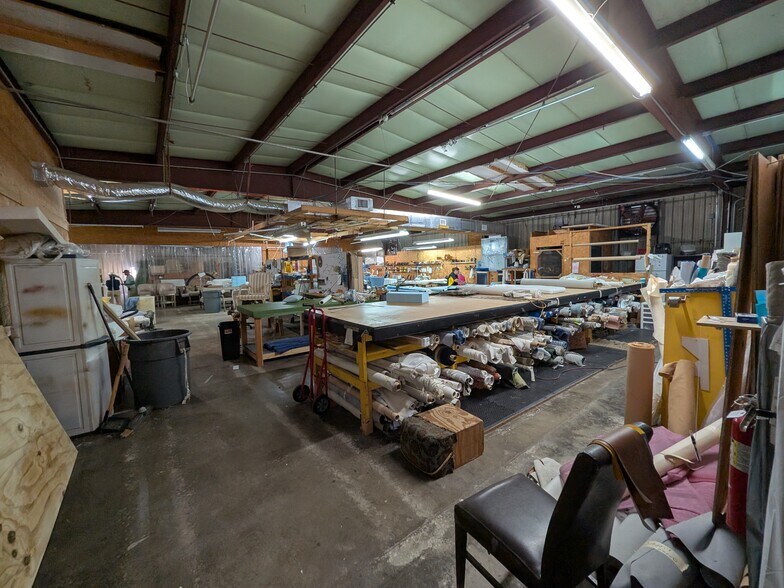 More Photos Of 2200 51st St, Sarasota Warehouse For Sale