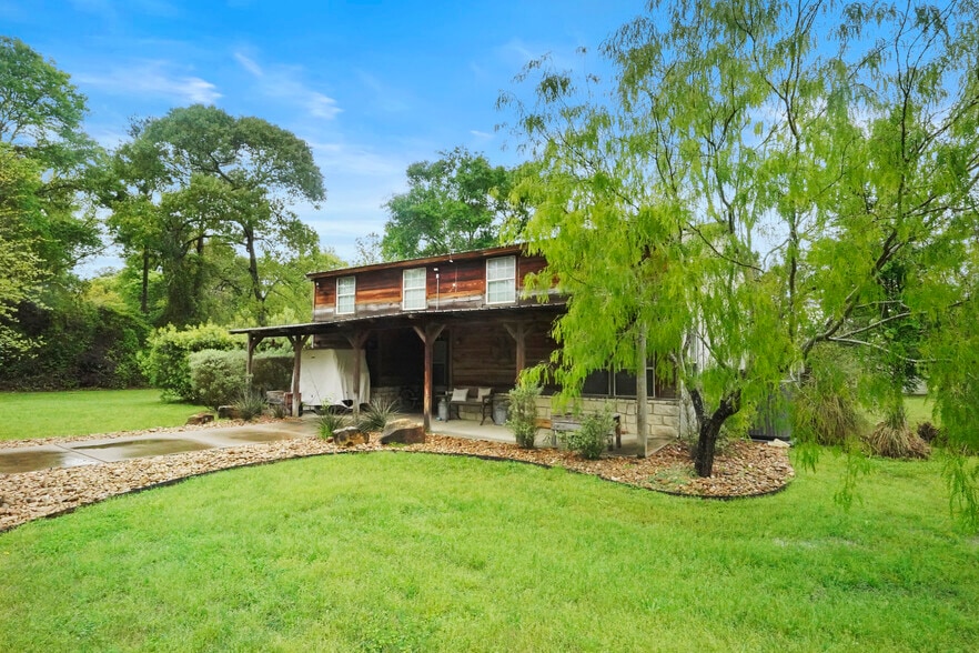 More Photos Of 25566 Bradbury Dr, Hockley Winery Vineyard For Sale