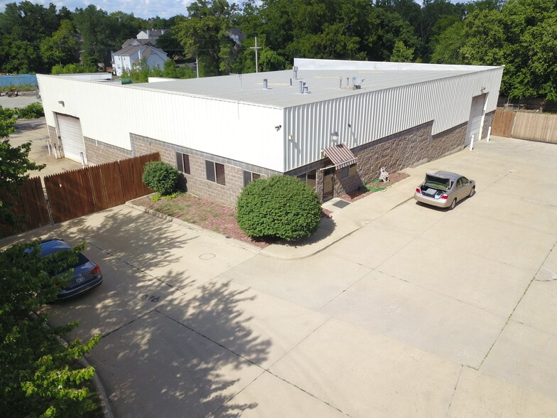 More Photos Of 6770 W 152nd Ter, Overland Park Warehouse For Lease
