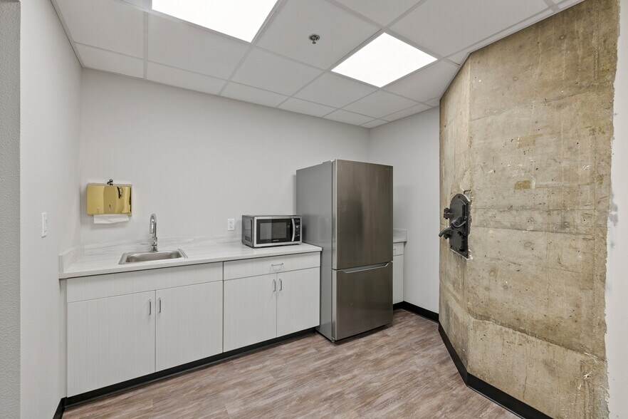 More Photos Of 234 E 1st St, Casper Healthcare For Lease