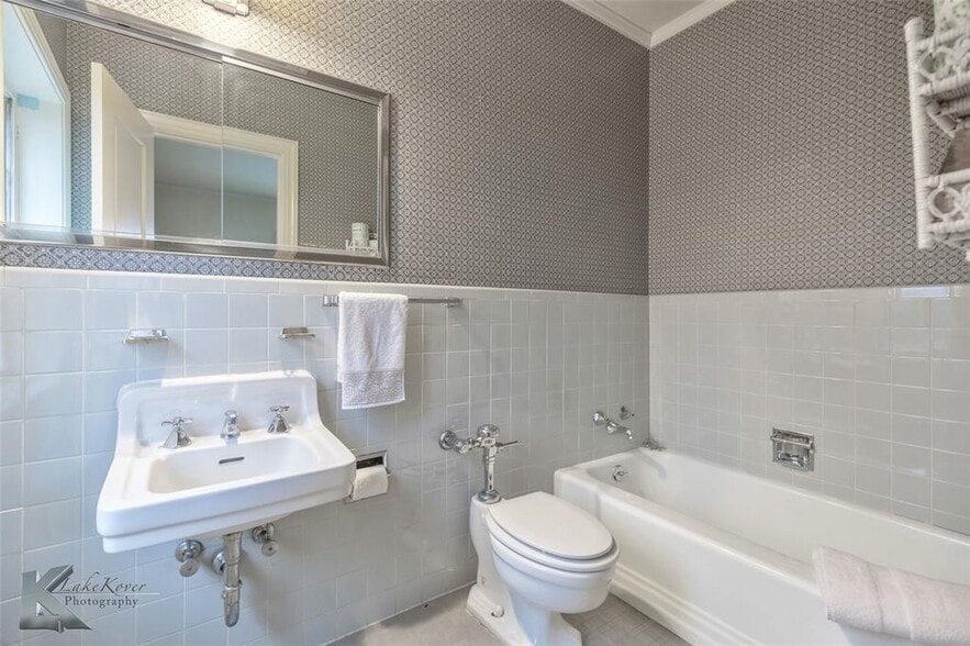More Photos Of 3425 S 14th St, Abilene Lodge Meeting Hall For Sale