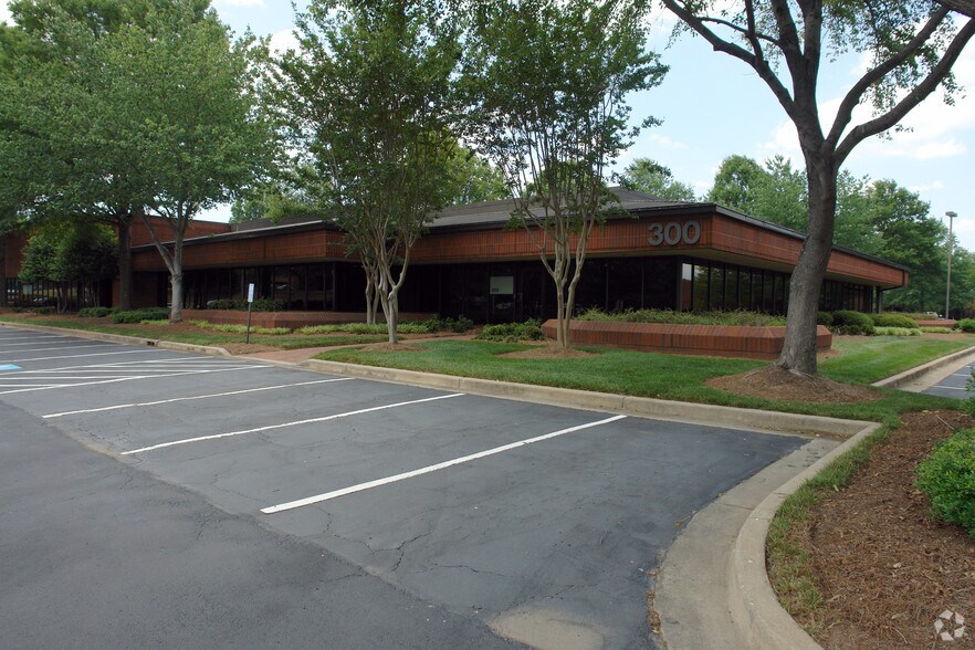 More Photos Of 5300 Oakbrook Pky, Norcross Unknown For Lease