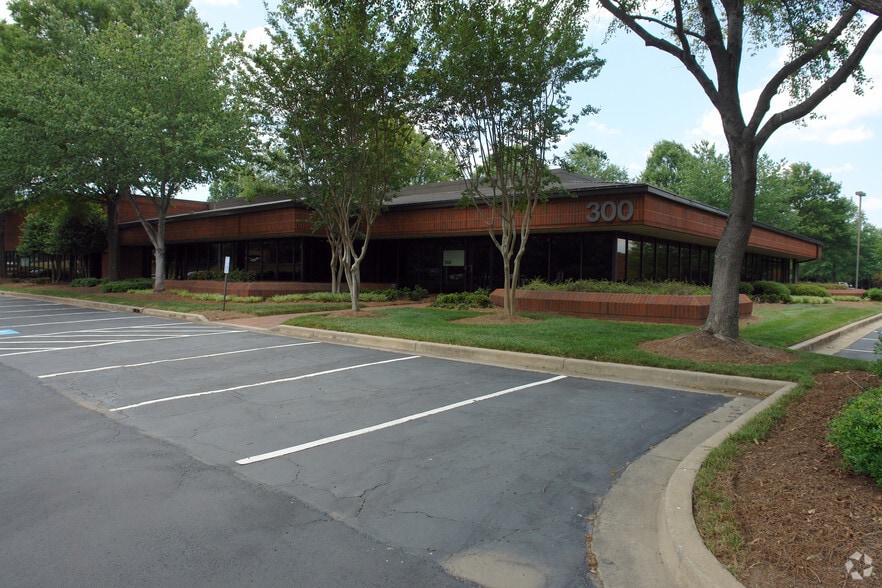 More Photos Of 5300 Oakbrook Pky, Norcross Unknown For Lease