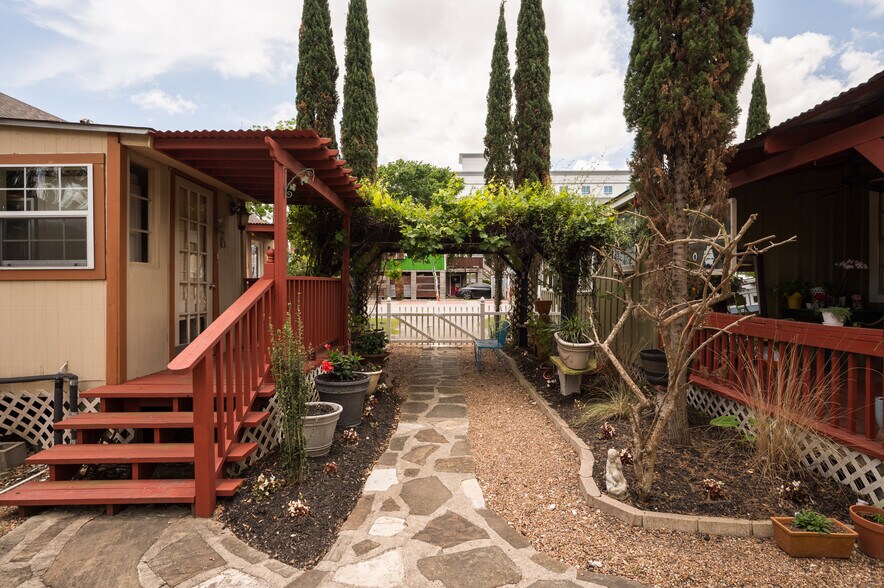 More Photos Of 706 Bradford Ave, Kemah Land For Sale