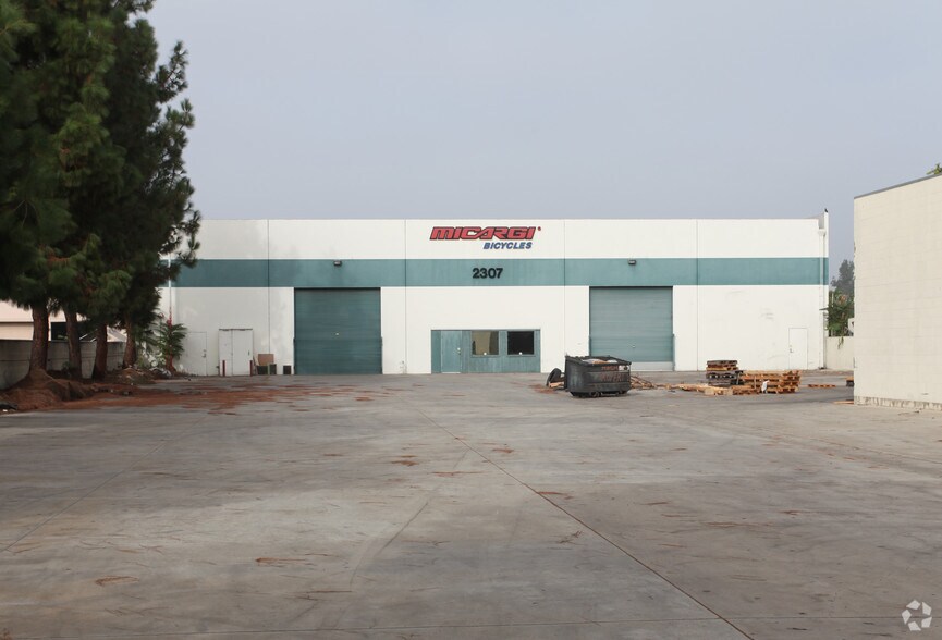 More Photos Of 2307 N Loma Ave, South El Monte Warehouse For Lease